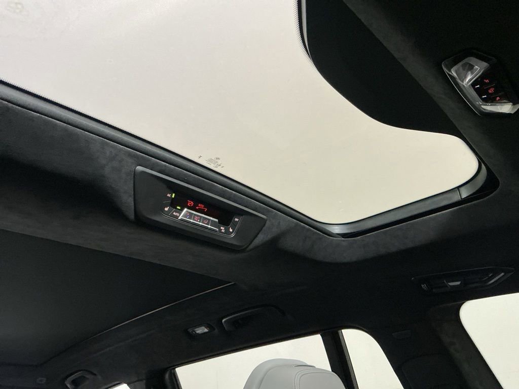 New 2026 BMW X7 xDrive40i AWD/4WD image 30