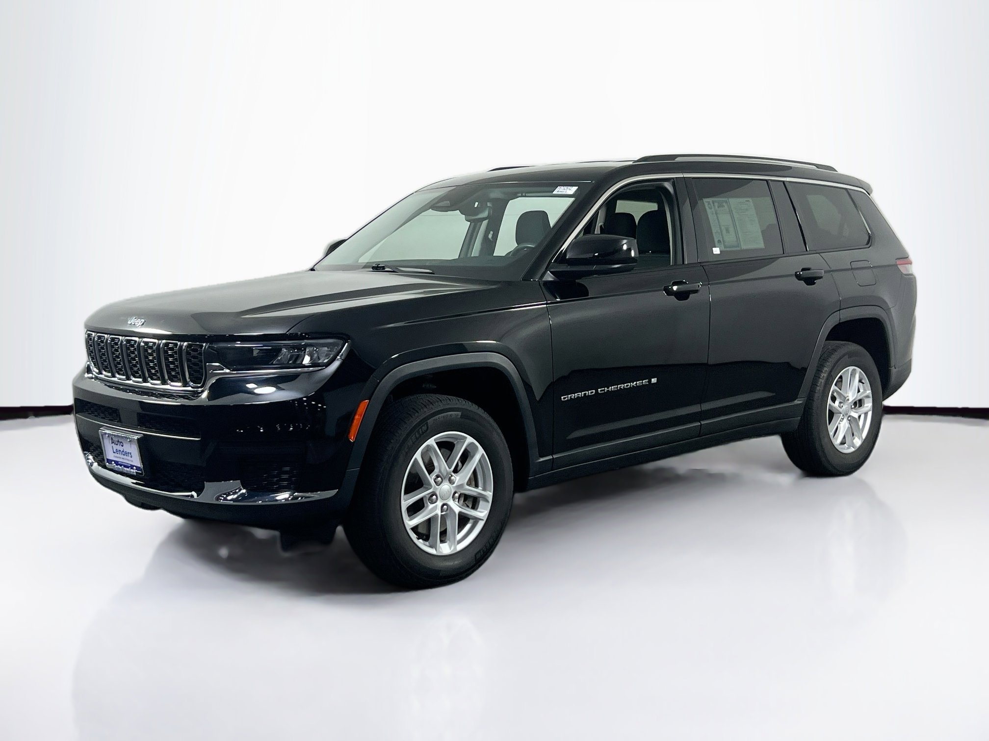 Used 2023 Jeep Grand Cherokee L Laredo AWD/4WD image 1