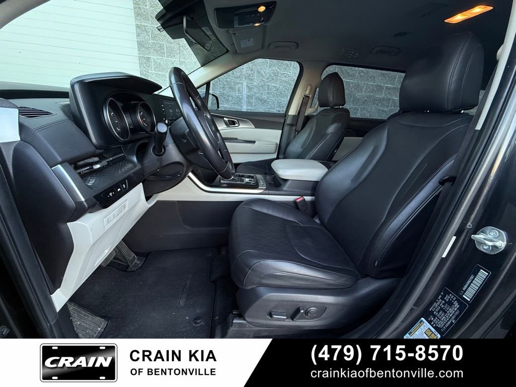 Used 2024 Kia Carnival LX image 20