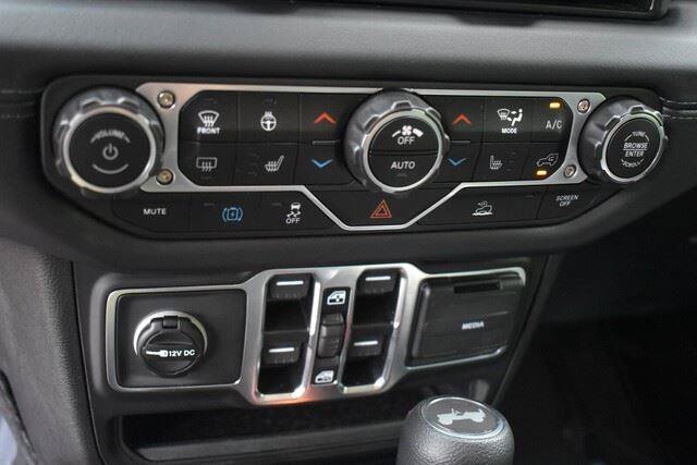 Used 2025 Jeep Wrangler Sahara 4xe AWD/4WD image 32