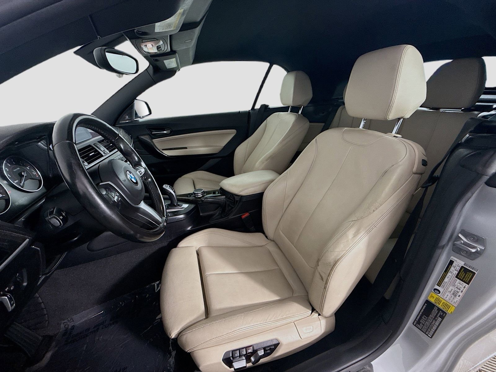 Used 2016 BMW M235i Convertible image 18