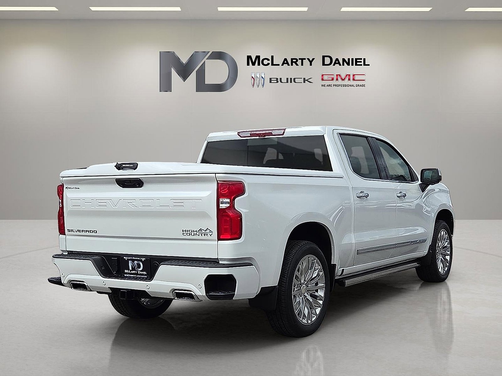 Used 2025 Chevrolet Silverado 1500 High Country image 5