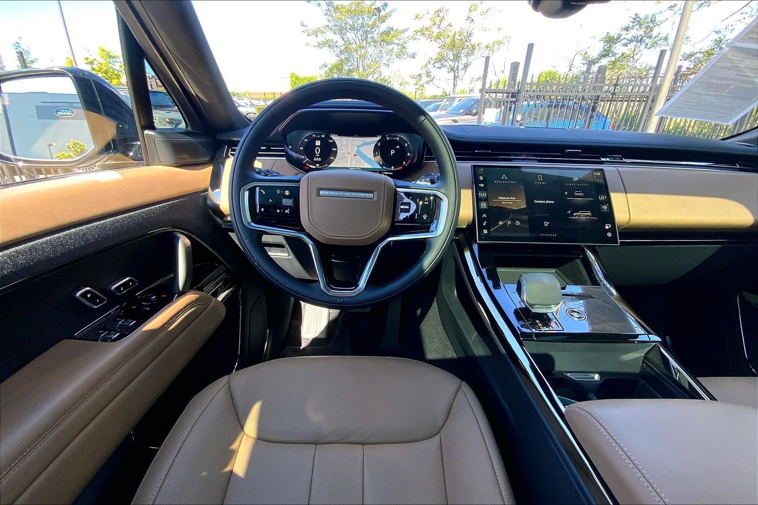 Certified 2025 Land Rover Range Rover Sport SE AWD/4WD image 5