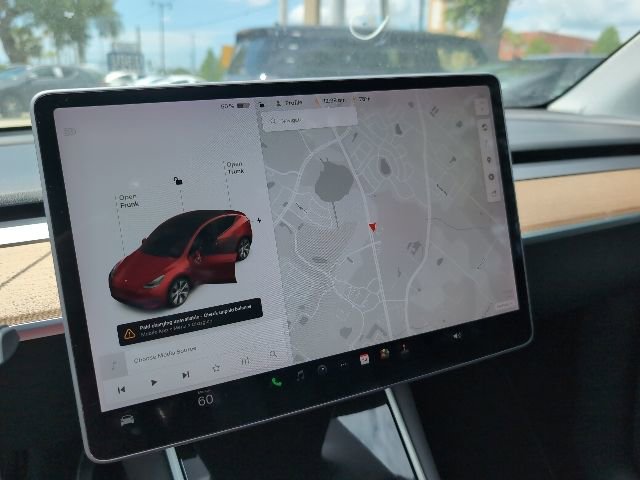 Used 2021 Tesla Model Y Long Range AWD/4WD image 11