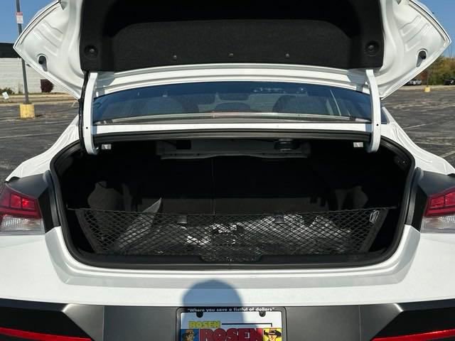New 2025 Hyundai Elantra Limited w/ Cargo Package image 20