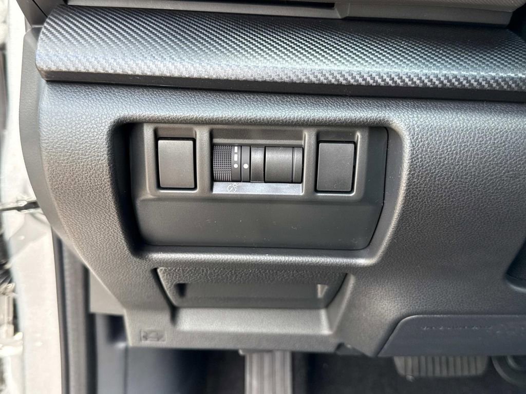 New 2025 Subaru Crosstrek 2.5i Limited w/ Popular Package #3A image 33