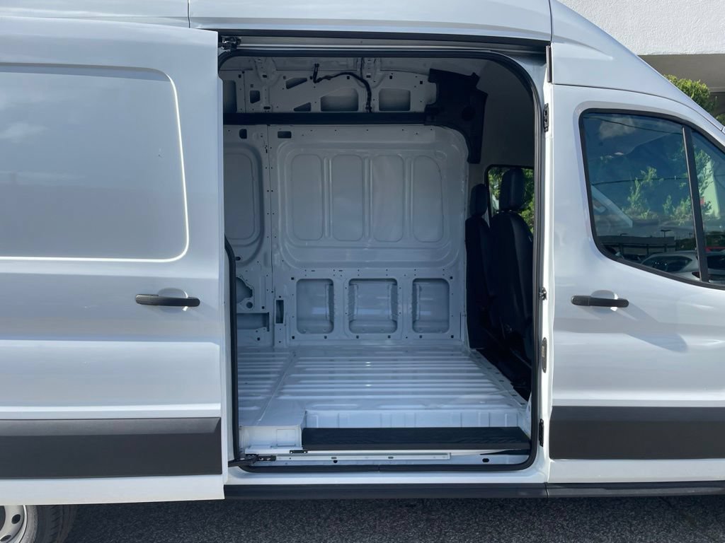 New 2026 Ford Transit 250 148 High Roof Extended RWD image 8