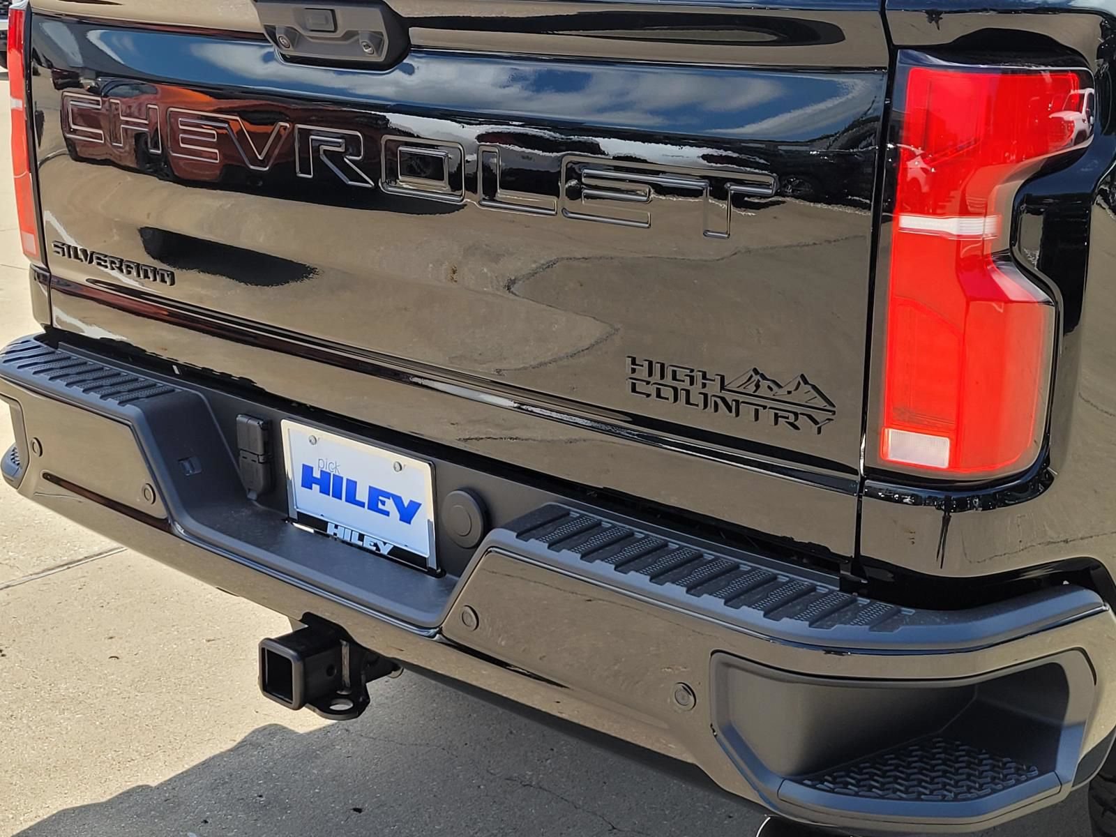 New 2026 Chevrolet Silverado 2500 High Country w/ High Country Premium Package AWD/4WD image 4