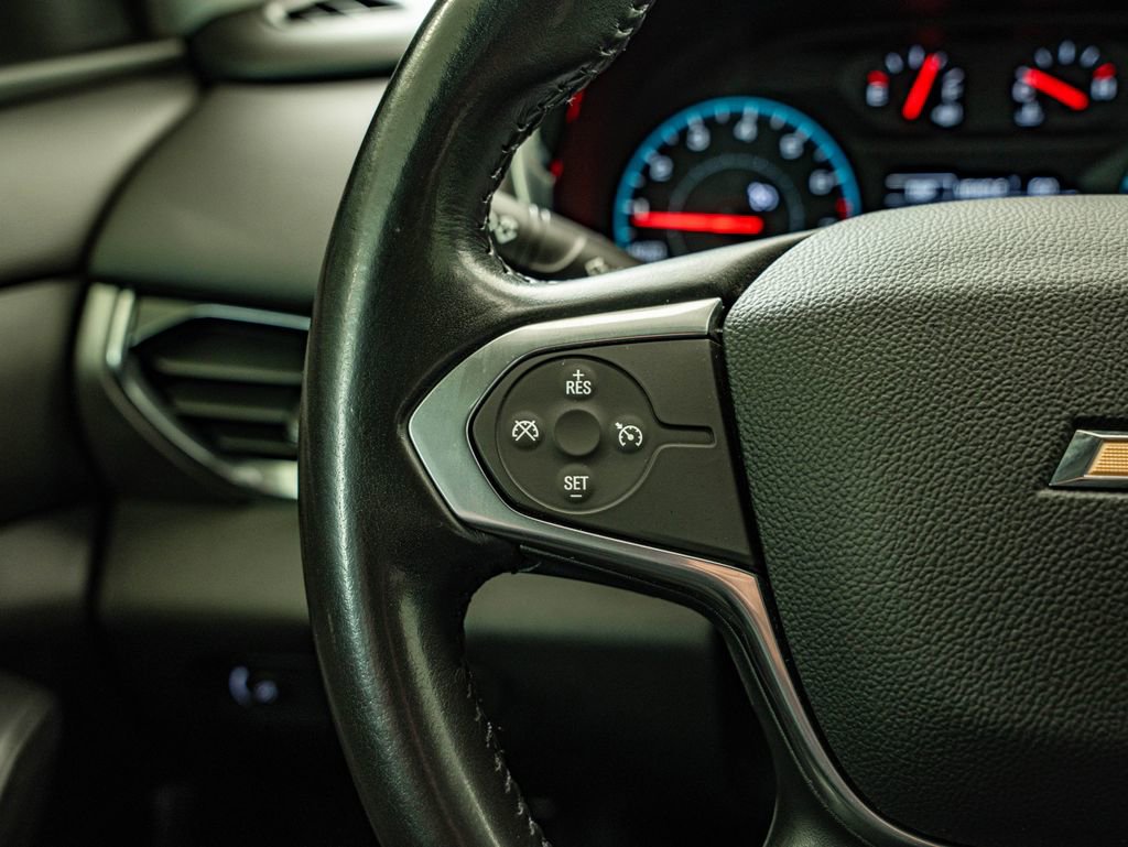 Used 2020 Chevrolet Traverse LT FWD image 17