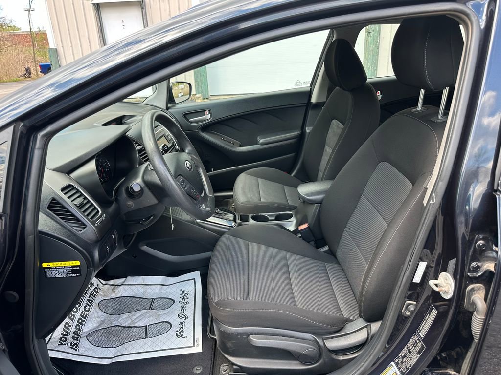 Used 2017 Kia Forte LX FWD image 19