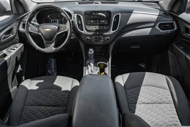 Used 2018 Chevrolet Equinox LT w/ Sun & Infotainment Package image 3