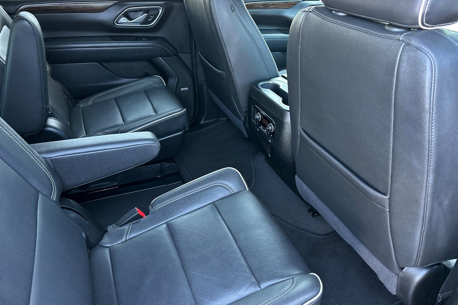 Used 2024 Chevrolet Tahoe Premier AWD/4WD image 20