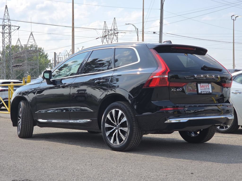 Used 2023 Volvo XC60 B5 Plus AWD/4WD image 13
