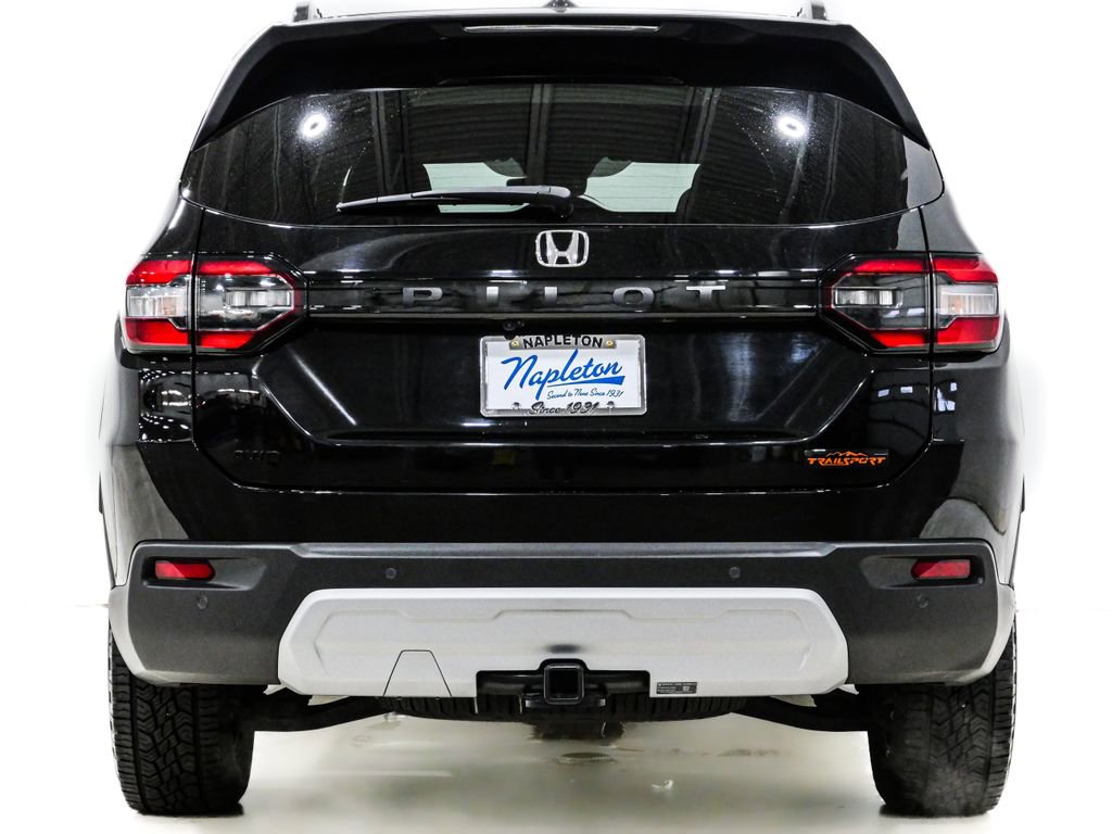 Used 2025 Honda Pilot TrailSport image 8