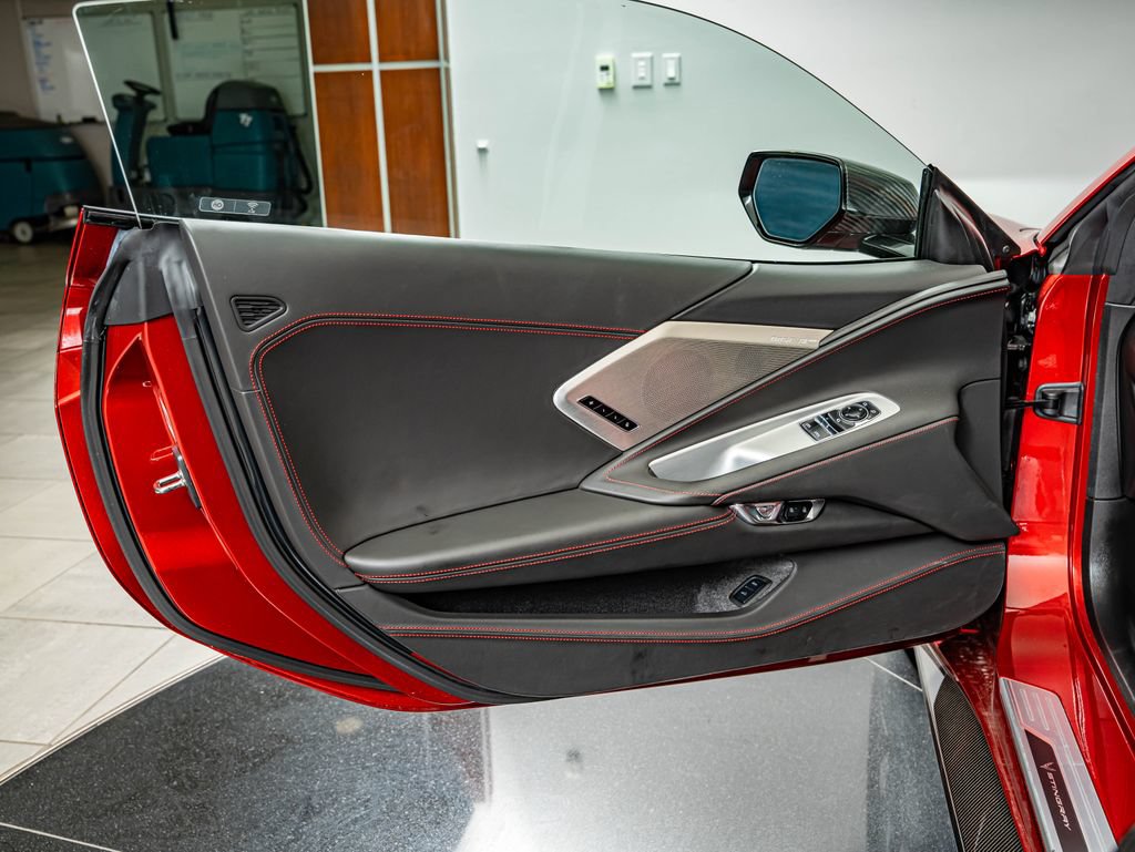 Used 2021 Chevrolet Corvette Stingray Premium Cpe w/ Z51 Performance Package RWD image 31