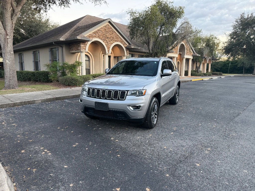 Used 2020 Jeep Grand Cherokee Laredo w/ Security & Convenience Group AWD/4WD image 5