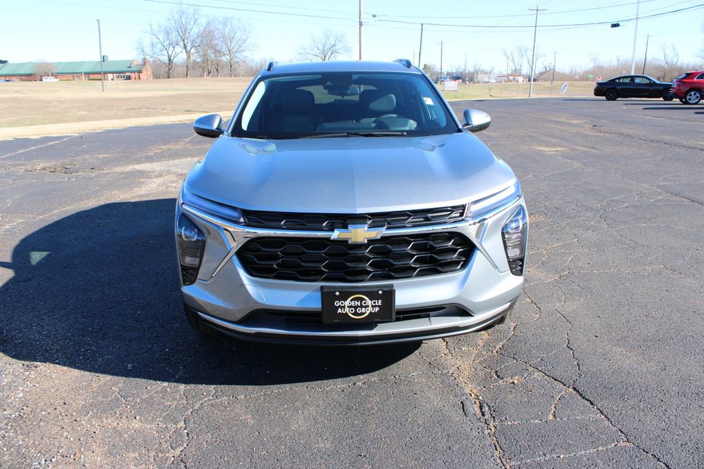 New 2026 Chevrolet Trax LT image 3