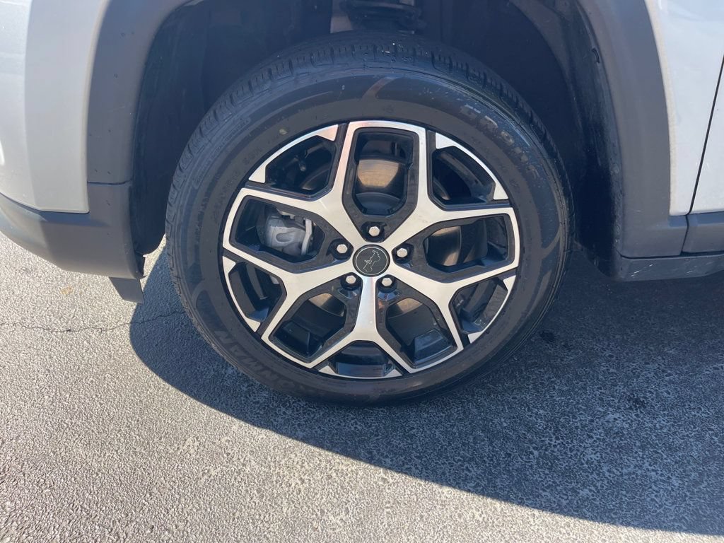 Used 2025 Jeep Compass Limited AWD/4WD image 9