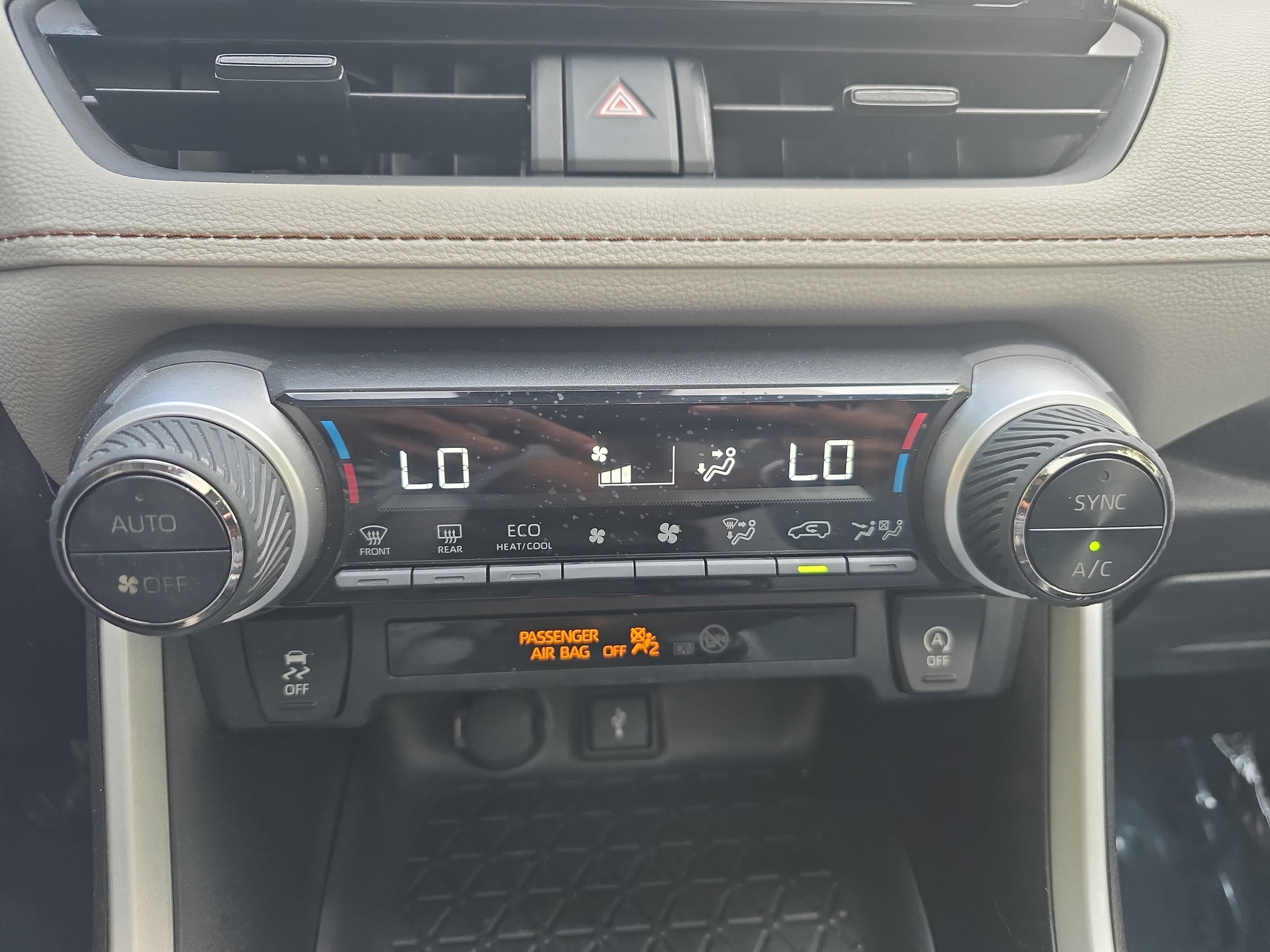 Used 2022 Toyota RAV4 XLE w/ Convenience Package FWD image 23