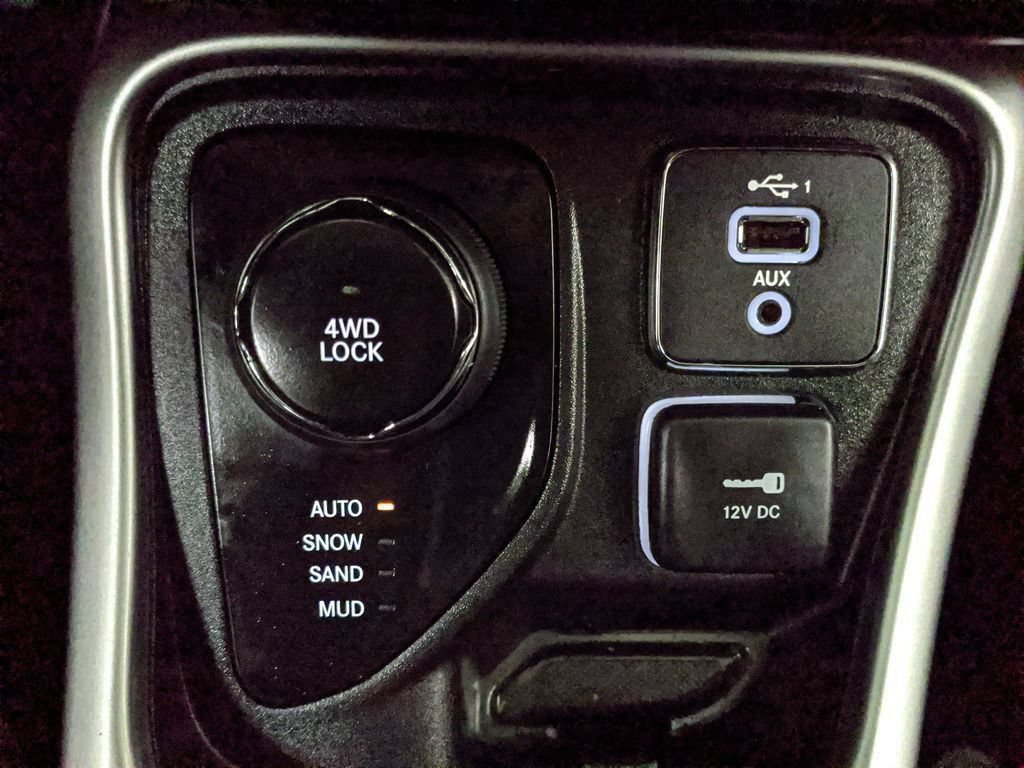Used 2021 Jeep Compass Latitude w/ Convenience Group AWD/4WD image 15
