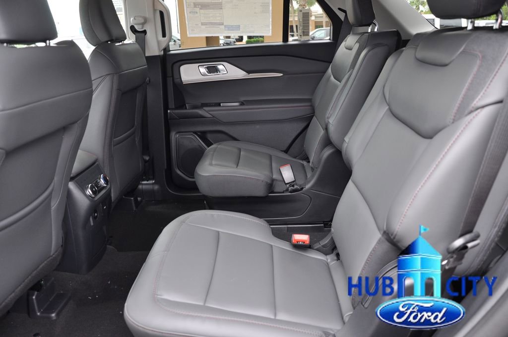 New 2026 Ford Explorer Active RWD image 11