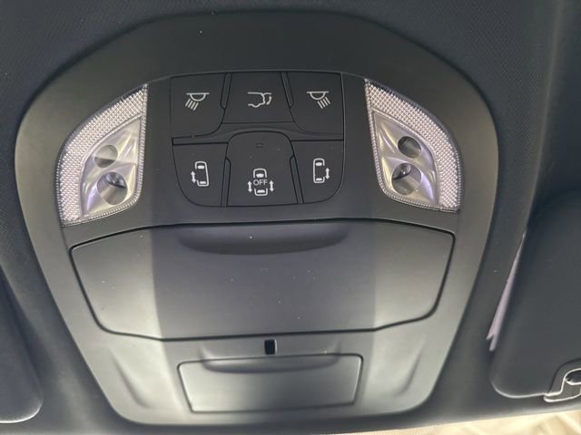 Used 2023 Chrysler Pacifica Touring-L w/ S Appearance Package image 51