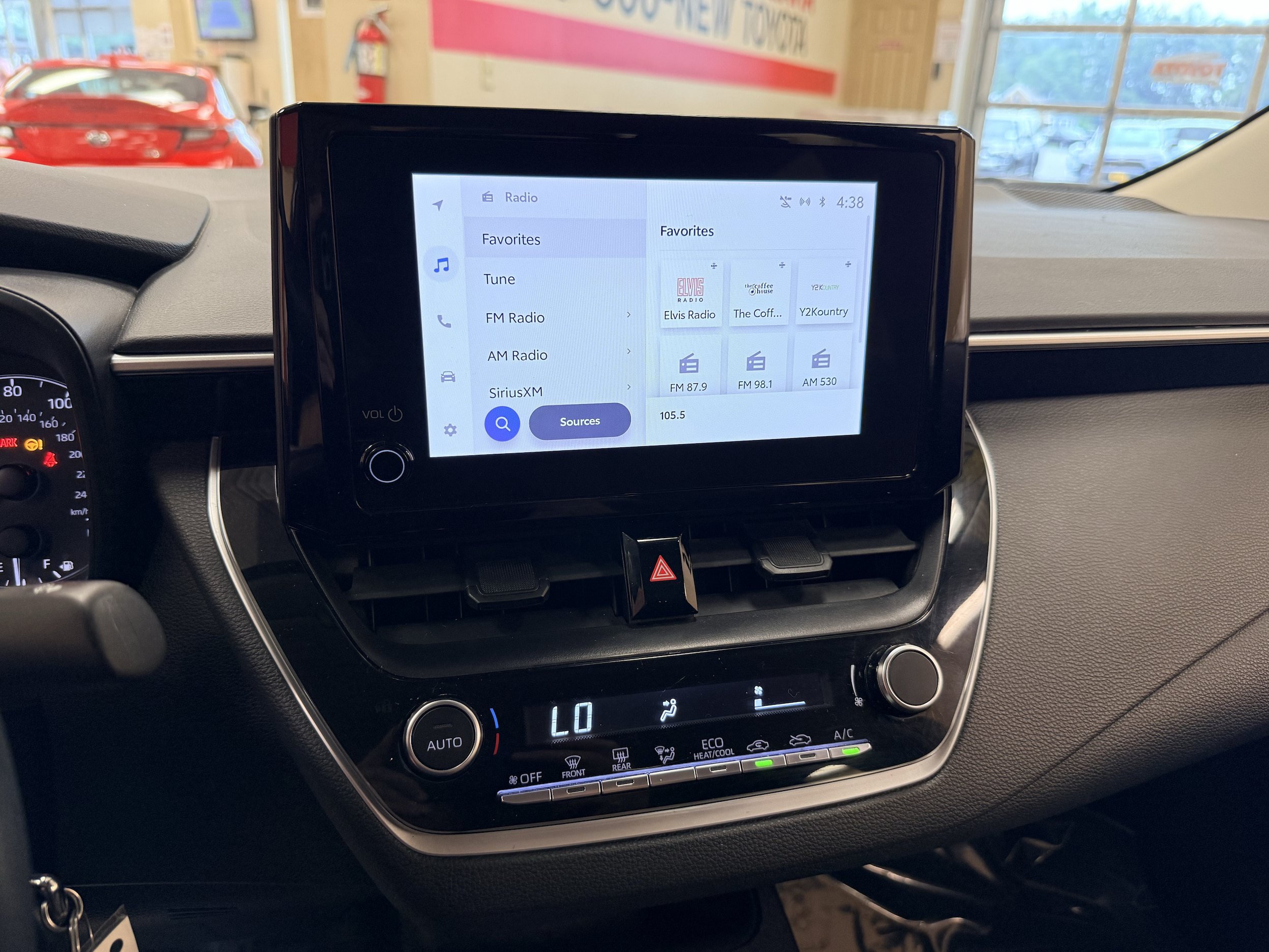 Used 2024 Toyota Corolla LE FWD image 30