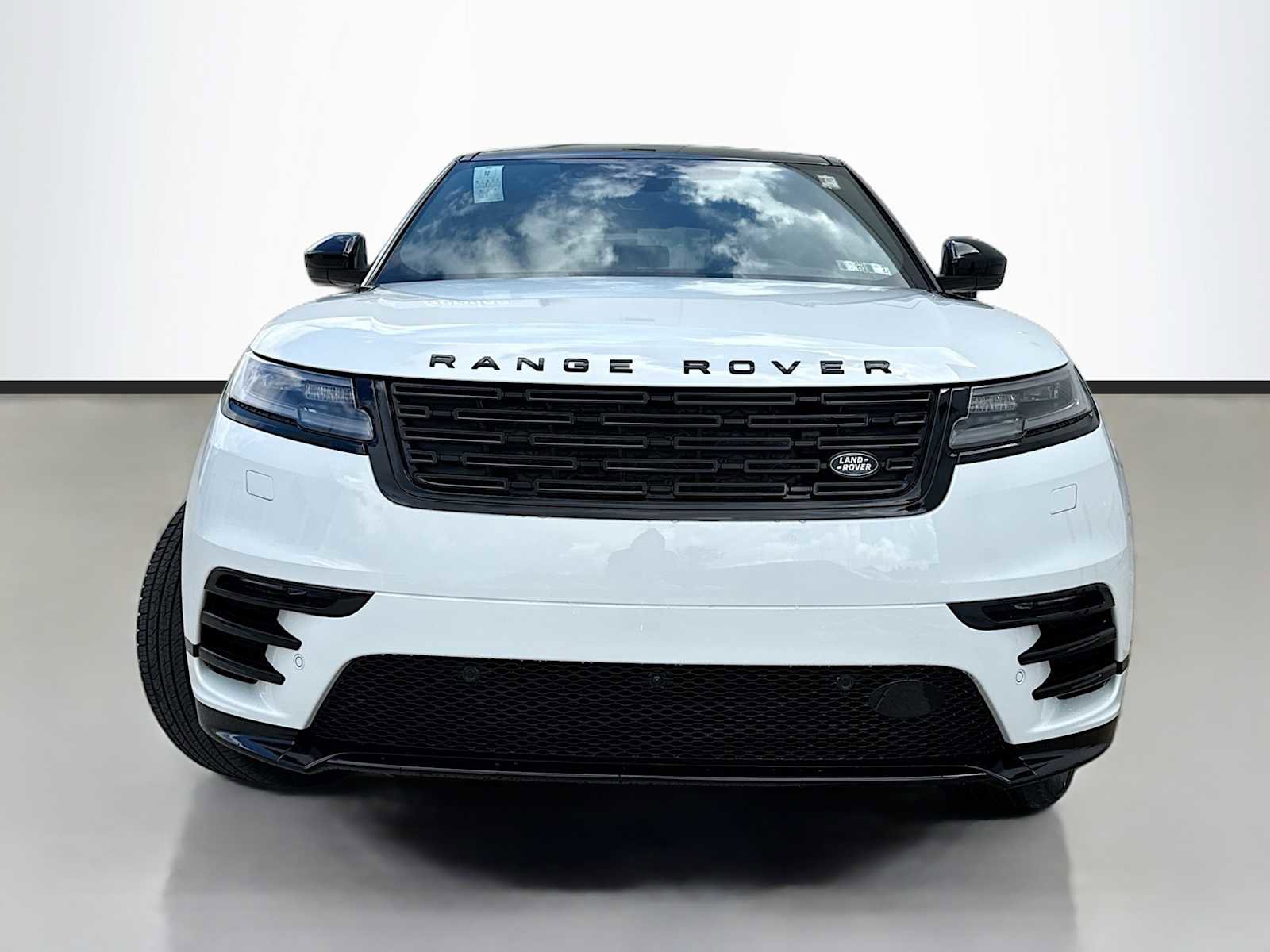 New 2026 Land Rover Range Rover Velar Dynamic SE AWD/4WD image 2