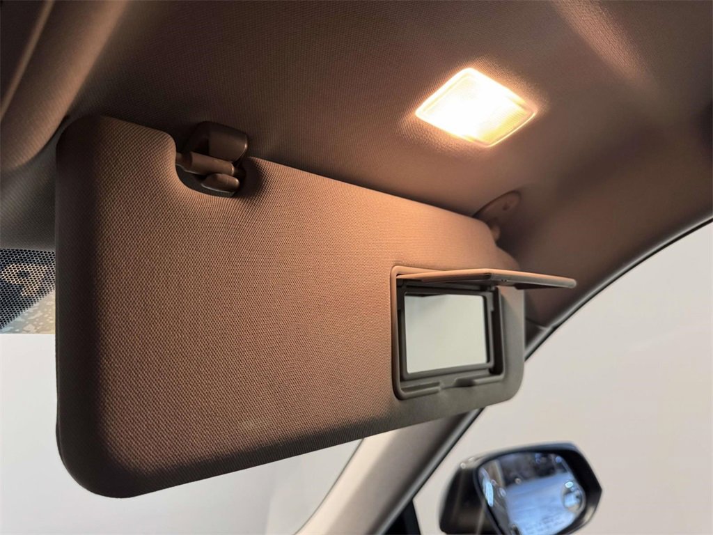 Used 2022 Toyota Highlander L image 26