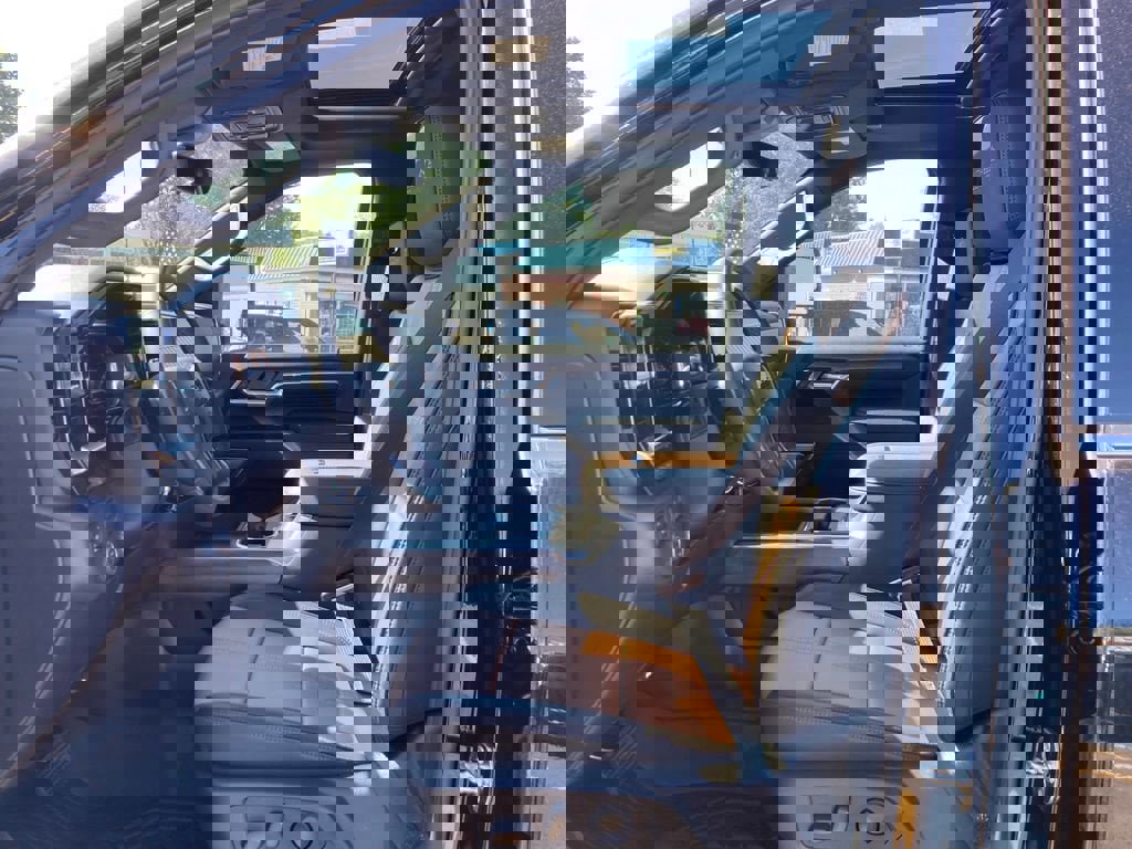 New 2025 Chevrolet Silverado 2500 High Country w/ High Country Premium Package image 9