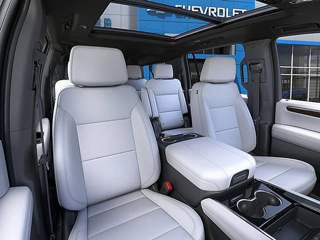 New 2026 Chevrolet Suburban Premier w/ Sun And Tow Package AWD/4WD image 20