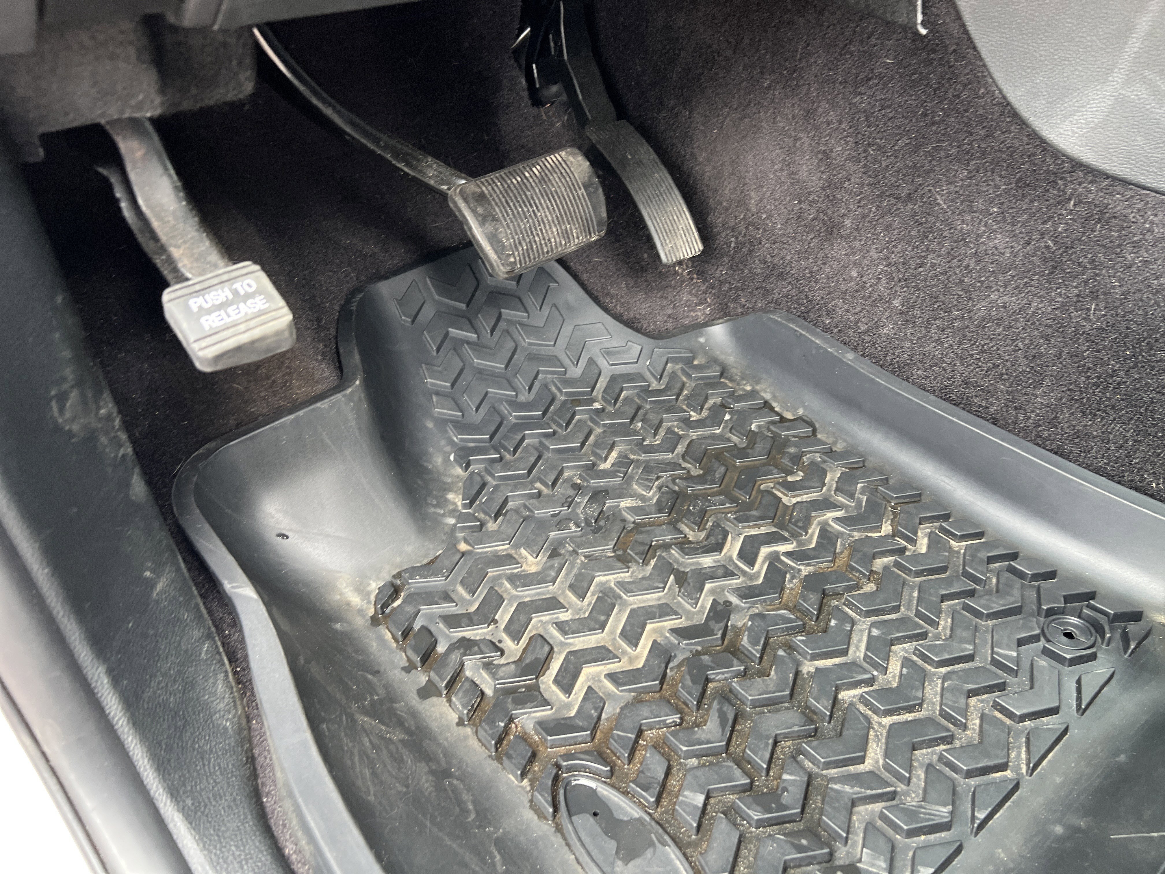 Used 2018 Jeep Grand Cherokee Altitude RWD image 17