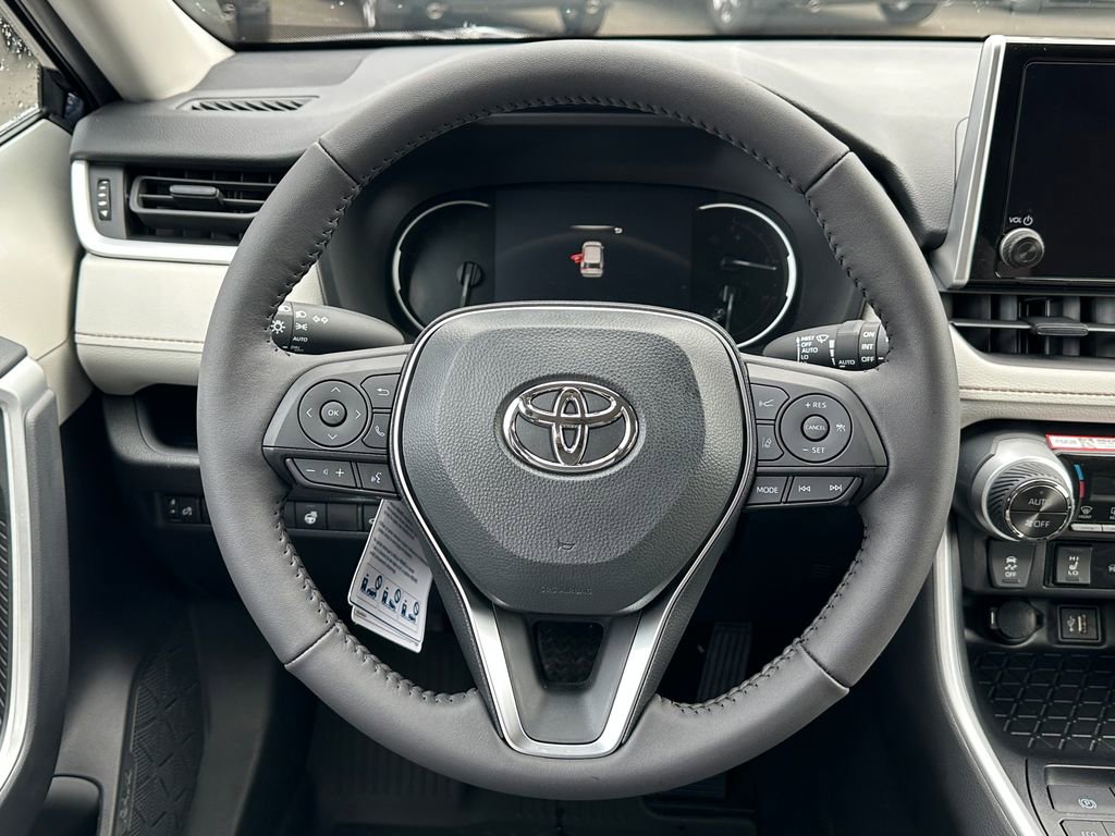 New 2025 Toyota RAV4 XLE image 18