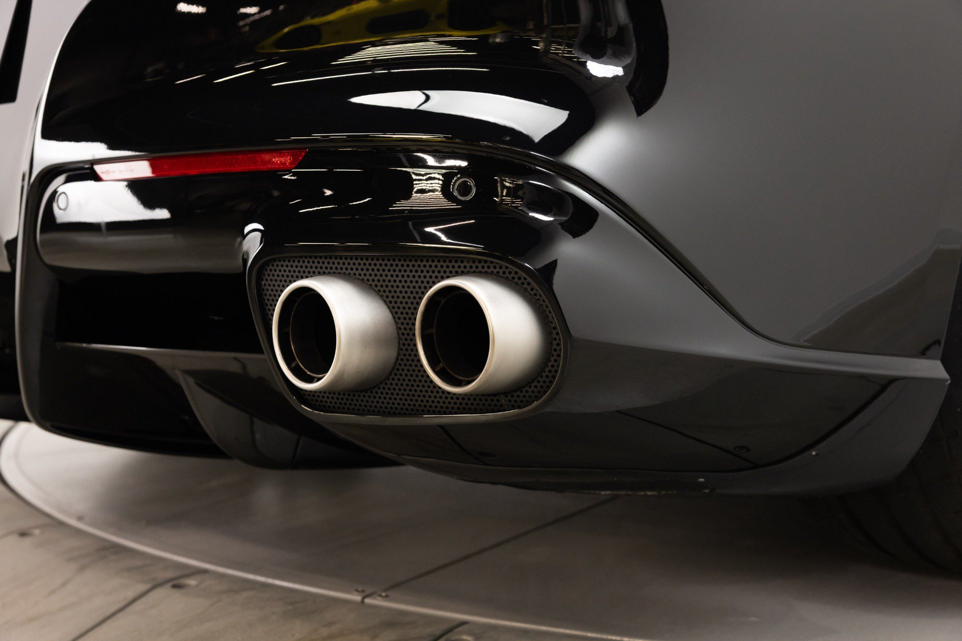 Certified 2014 Ferrari F12 Berlinetta RWD image 44