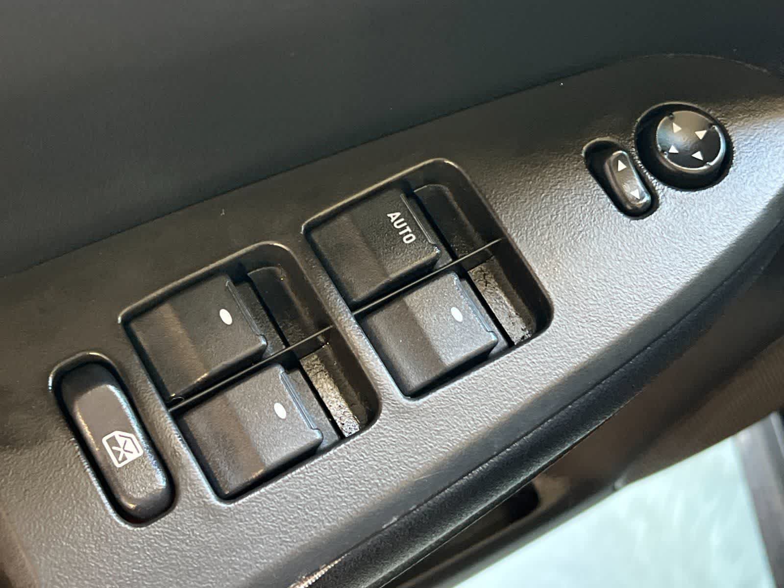 Used 2016 Chevrolet Impala LT FWD image 14