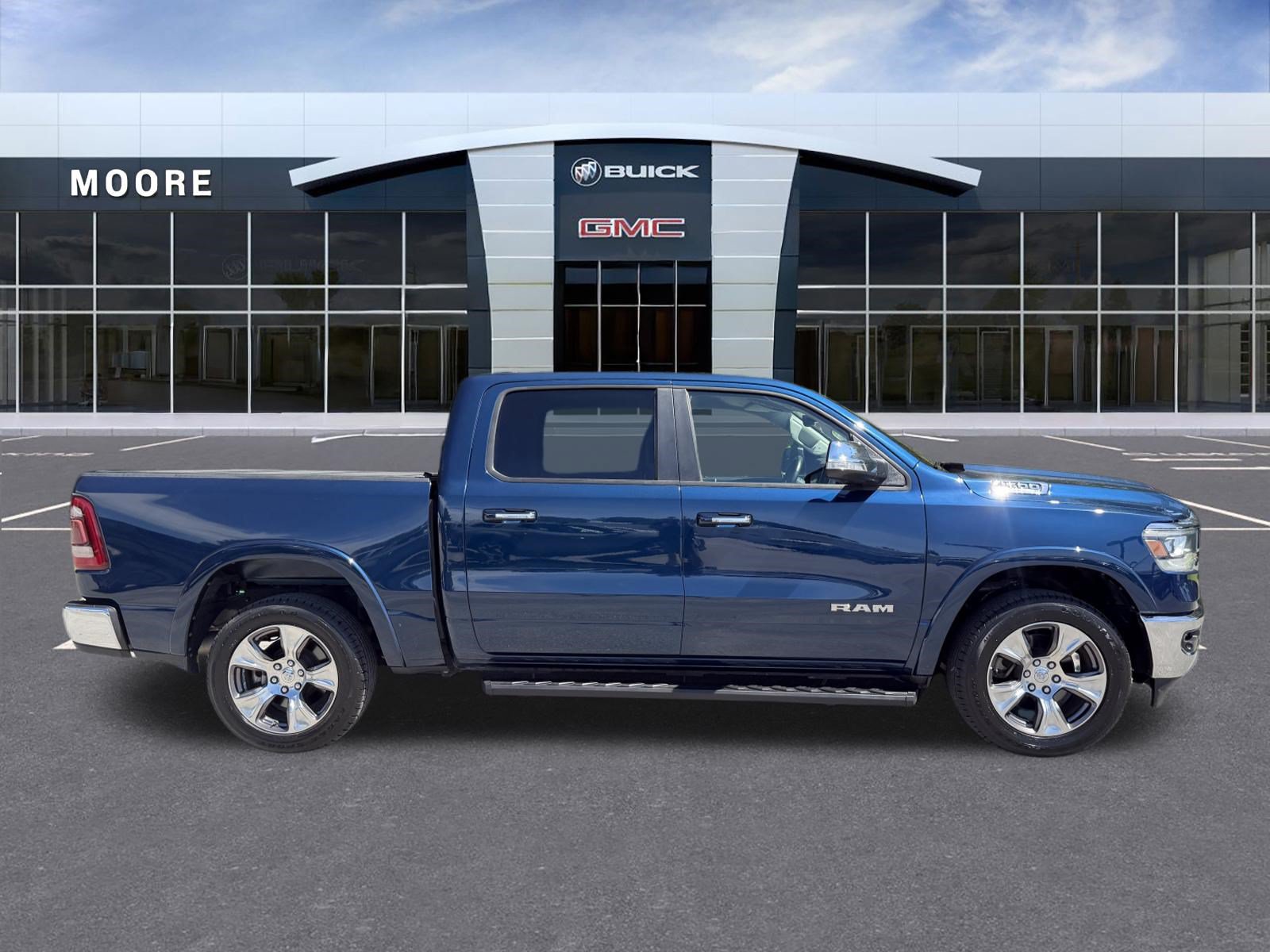 Used 2022 RAM 1500 Laramie AWD/4WD image 2