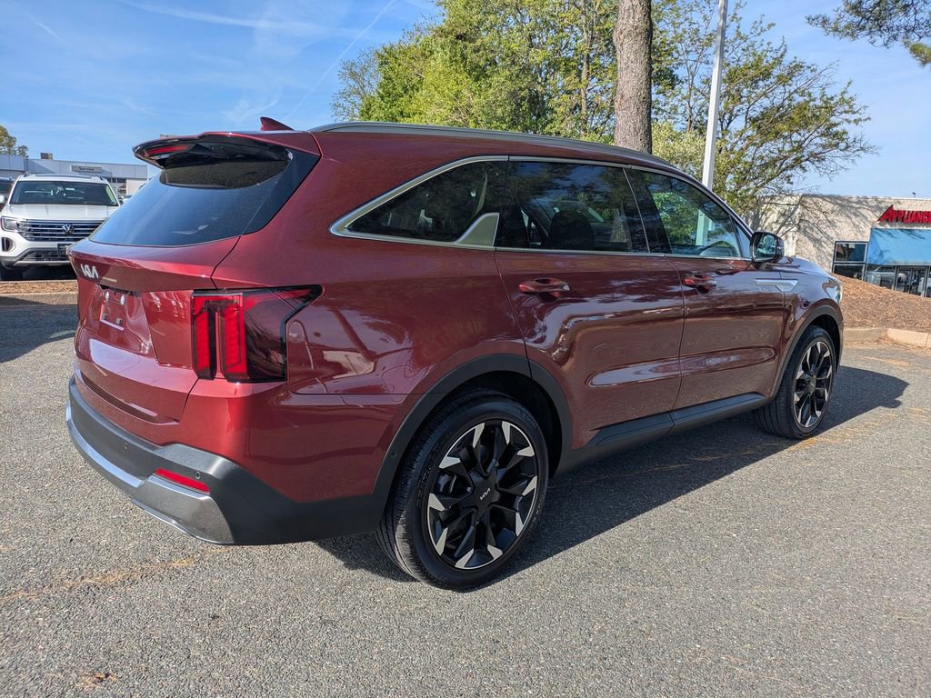 Used 2025 Kia Sorento SX image 4