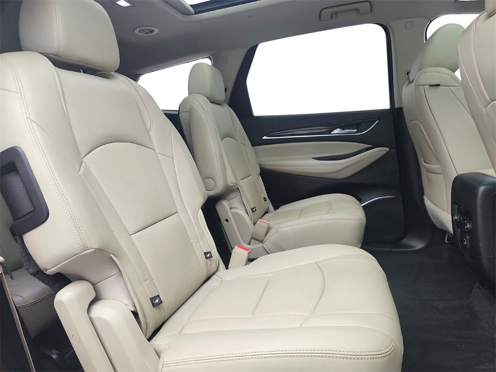 Used 2020 Buick Enclave Essence image 28