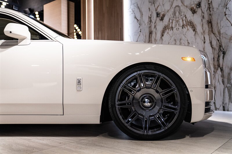 Used 2026 Rolls-Royce Phantom Sedan RWD image 9