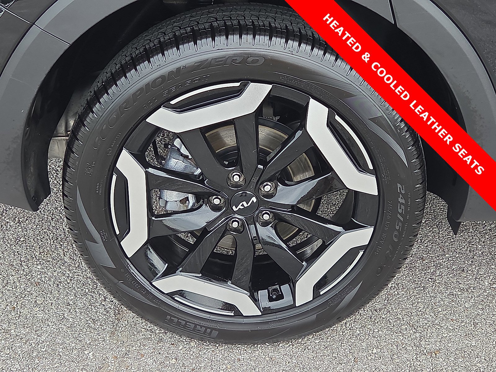 Used 2024 Kia Telluride EX image 7