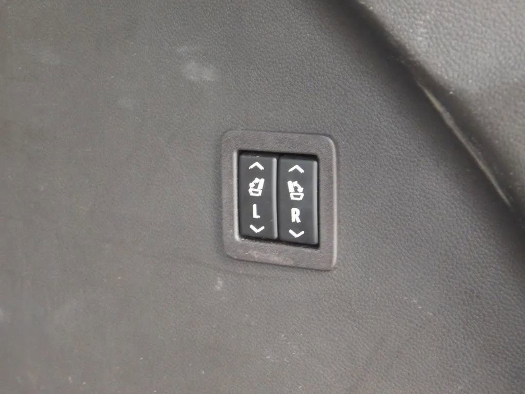 Used 2024 Buick Enclave Premium image 8