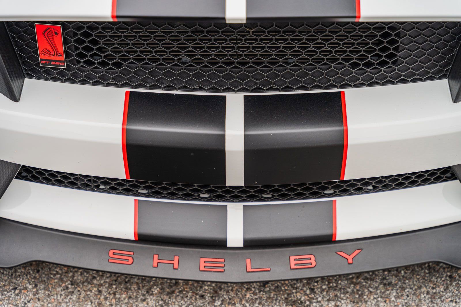 Used 2017 Ford Mustang Shelby GT350R w/ GT350R Equipment Group 920A image 8