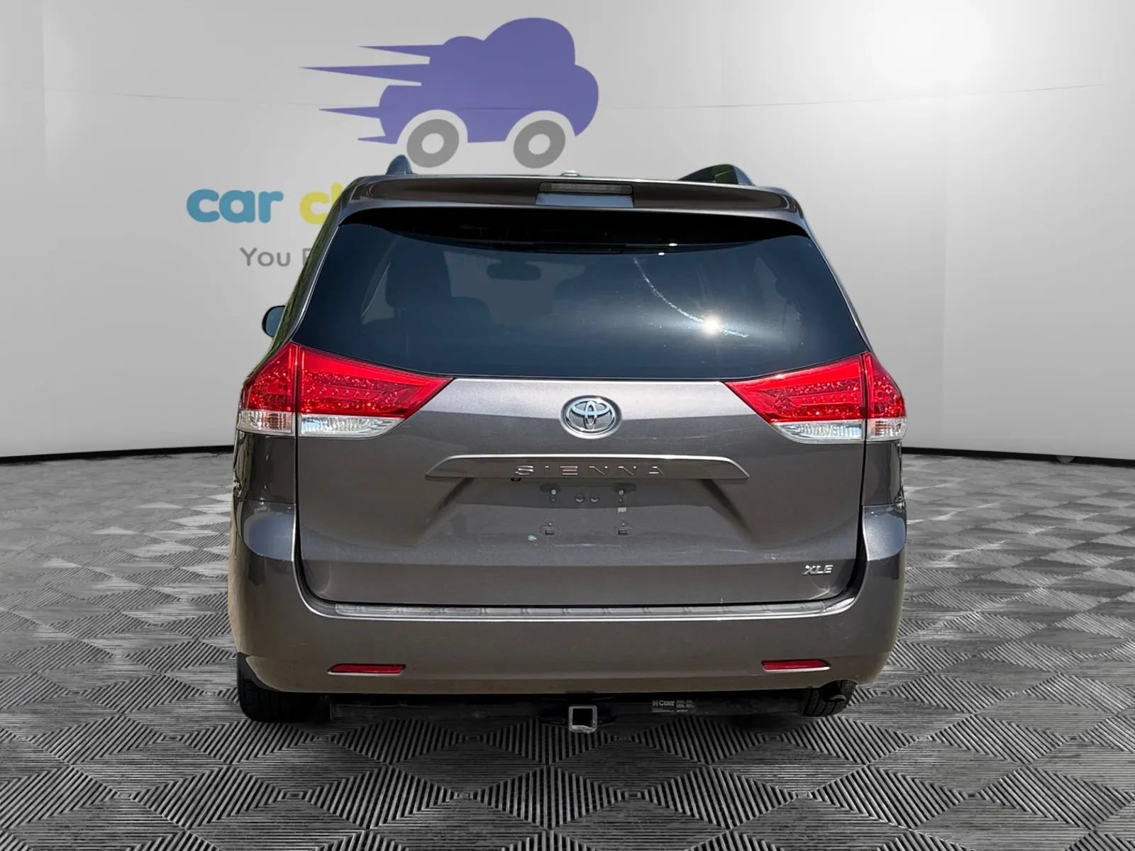 Used 2011 Toyota Sienna XLE w/ Entertainment Pkg FWD image 4
