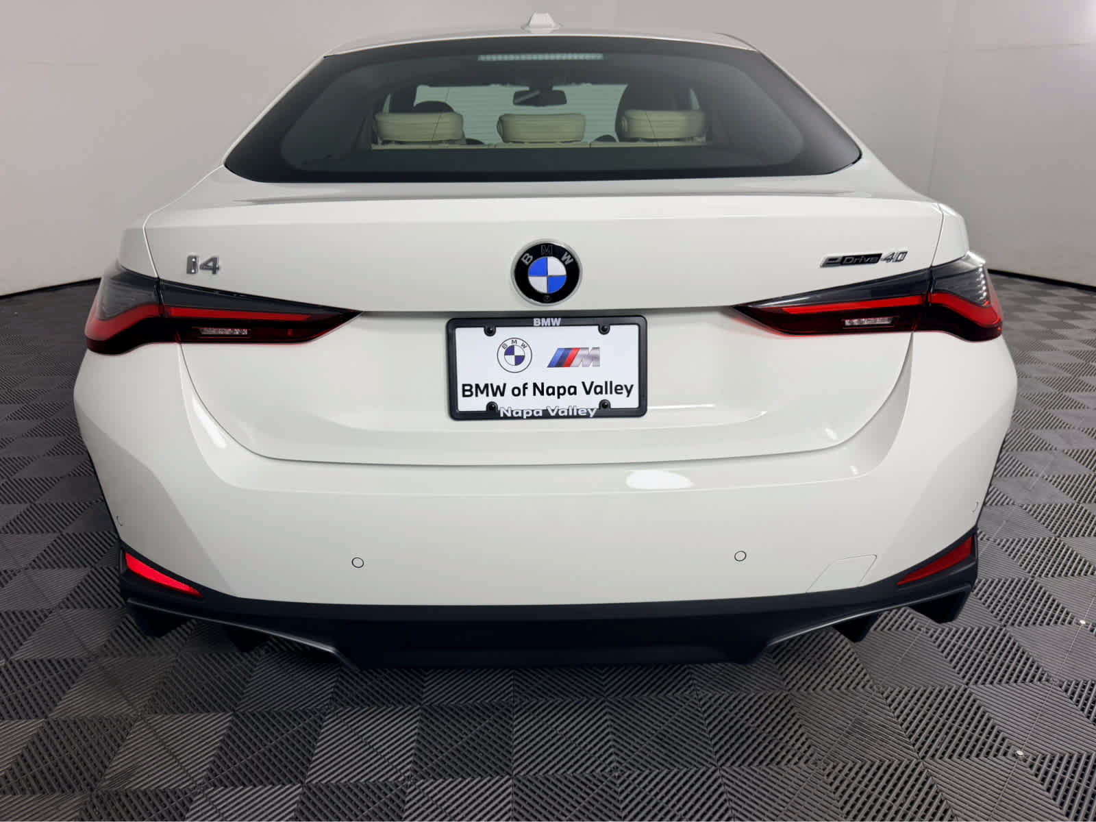 New 2026 BMW i4 eDrive40 w/ Premium Package RWD image 4