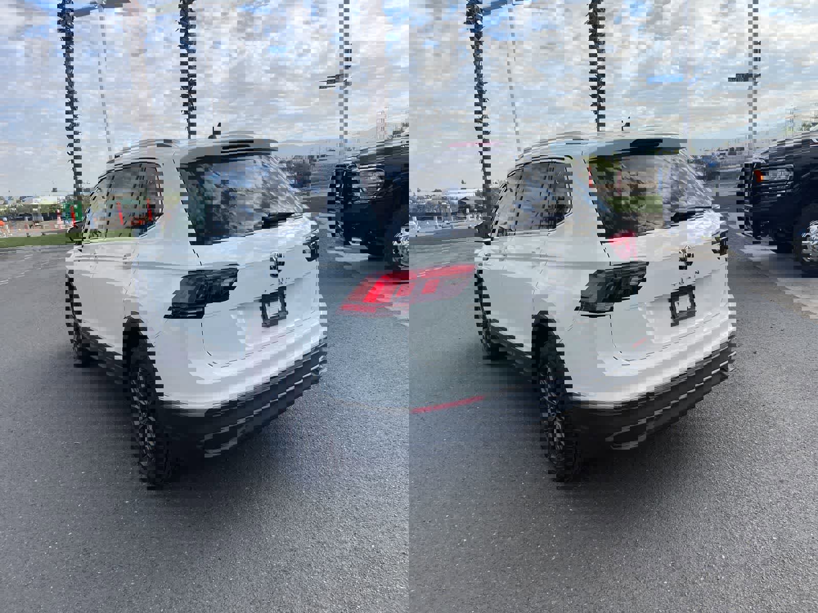 Used 2022 Volkswagen Tiguan SE image 5