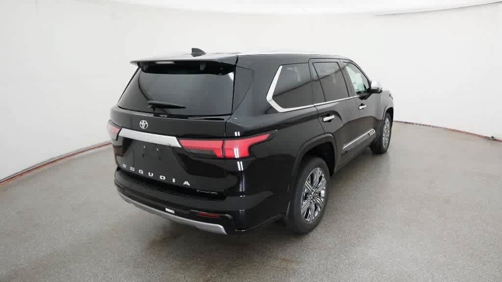 Used 2026 Toyota Sequoia Capstone AWD/4WD image 7