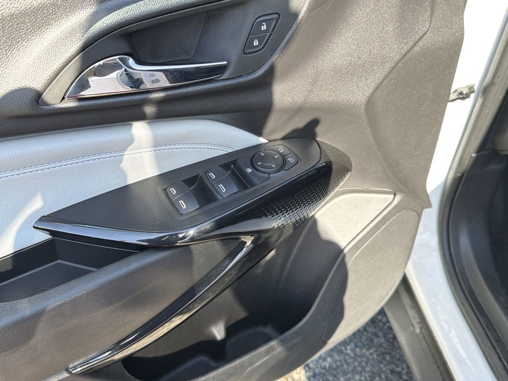 Used 2025 Chevrolet Trax LT image 24