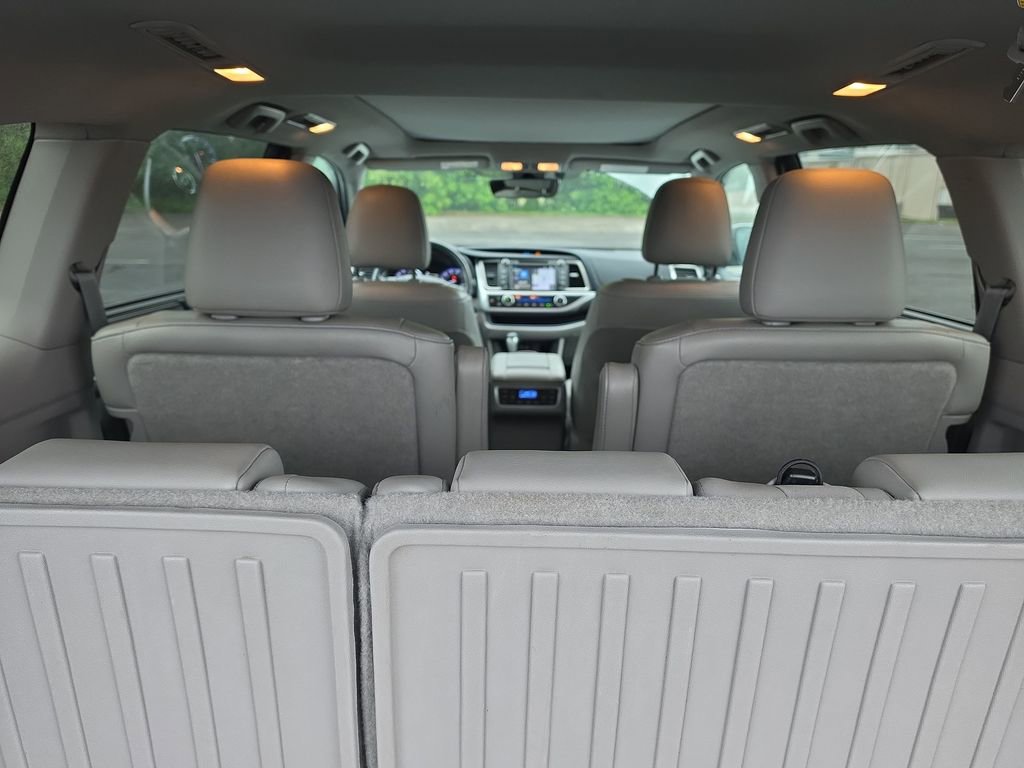 Used 2019 Toyota Highlander Limited Platinum AWD/4WD image 10