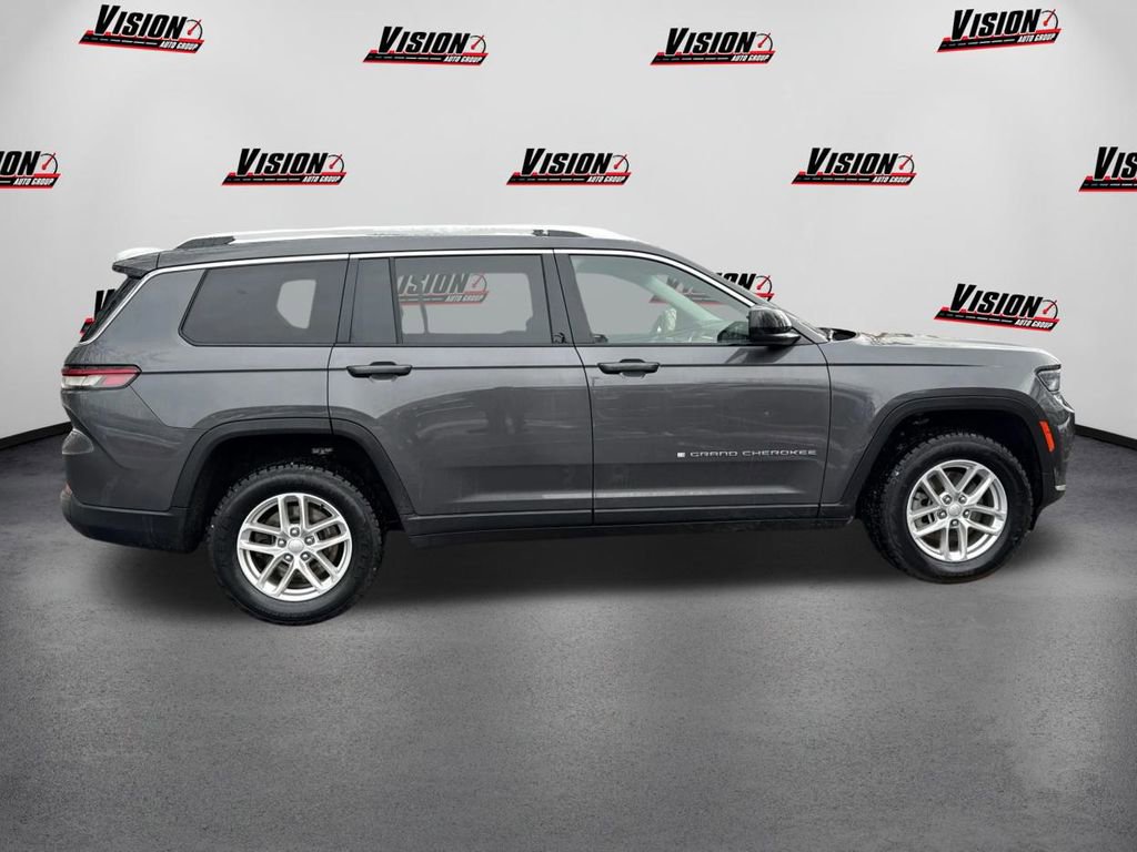 Used 2023 Jeep Grand Cherokee L Laredo image 4