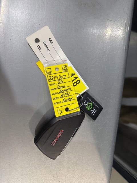 Used 2024 GMC Acadia AT4 w/ Luxury Package image 43